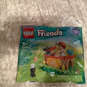 LEGO Friends Autumn's Waffle Stand with Red and Green